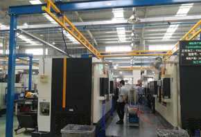 自立起重機在發(fā)動機零部件精加工制造中的應用